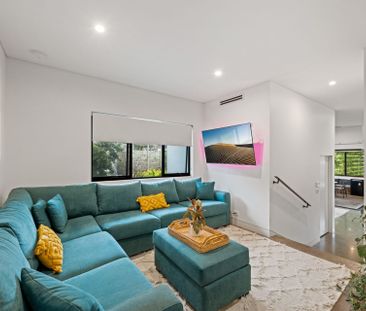 Architectural Elegance - Photo 3