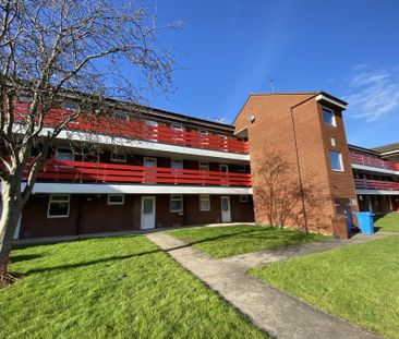 21 Regis Court, Hull - Photo 5