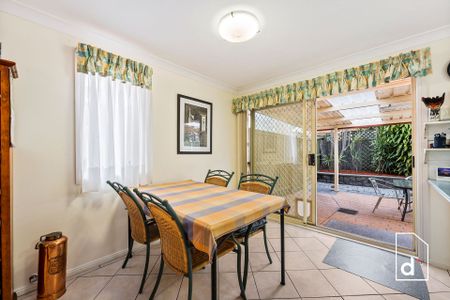 Spacious Townhouse In Prime Fairy Meadow Location - Photo 2