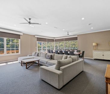 Luxury Waterfront Lifestyle – Fully Furnished Penthouse Living - Photo 1