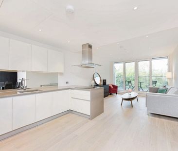 Sopwith Way, London, SW11 8AZ - Photo 2