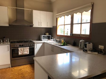 Flemington - Photo 3