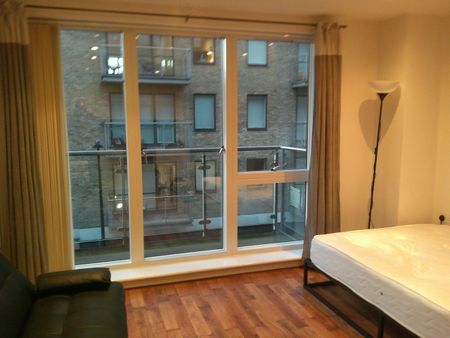 Studio Flat, Caspian Wharf, E3 - Photo 3