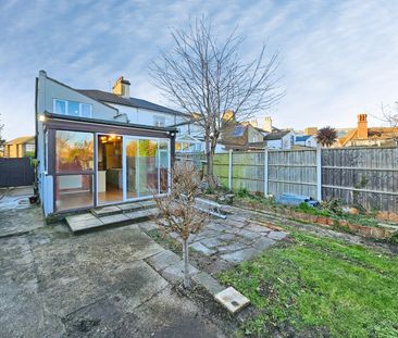 Stanwell Road, Ashford, Surrey, TW15 3ER - Photo 3