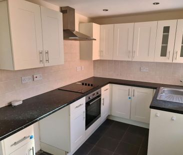 2 bedroom semi-detached house to rent - Photo 2