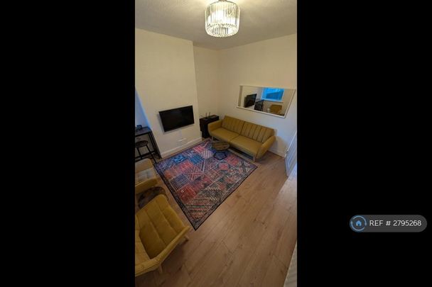 4 bedroom terraced house to rent - Photo 1