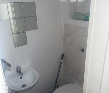 Studio Flat, Beaumont Crescent, W14 - Photo 3