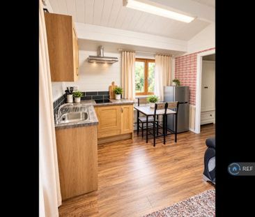 1 bedroom detached house to rent - Photo 5