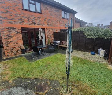 2 bedroom end of terrace house to rent - Photo 4