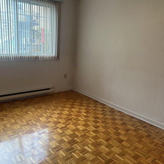 Appartement 6 1/2 à Louer - Photo 1