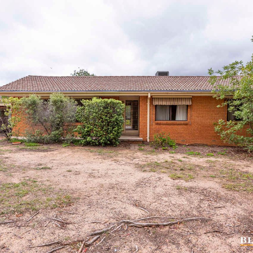 Three Bedroom Home In Prime Location - Photo 1