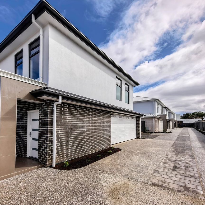 Brand New Executive Home Ready for Moving In - Photo 1