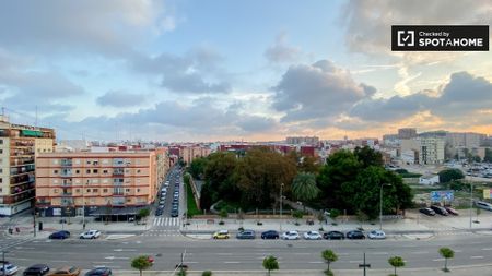 valencia, Valencian Community 46011 - Photo 2