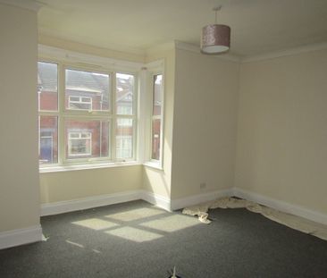 3 bed Terraced - To Let - Photo 4