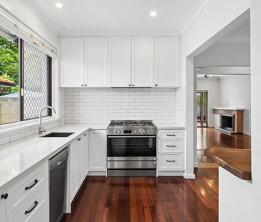 Courtyard Como Charm - Photo 5