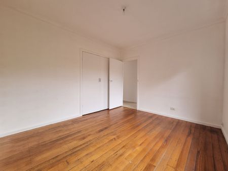 2 Bedroom Unit - Walk to Central Clayton - Photo 2