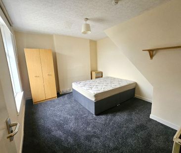 3 bedroom maisonette to rent - Photo 3