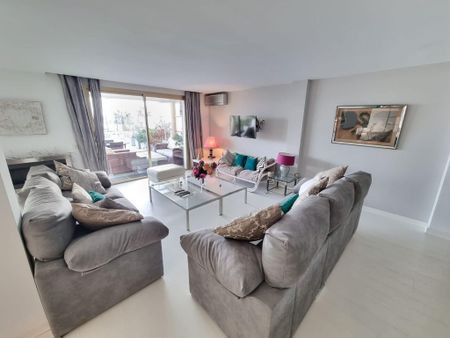 2 room luxury penthouse for rent in Palma de Mallorca, Balearic Islands - Photo 3