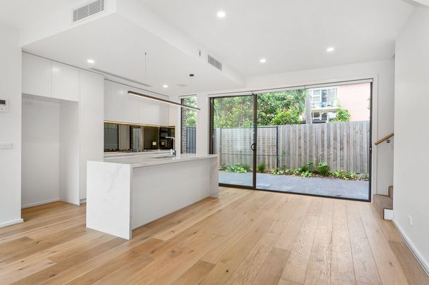 Unit 3/15 Kireep Road, Balwyn. - Photo 1