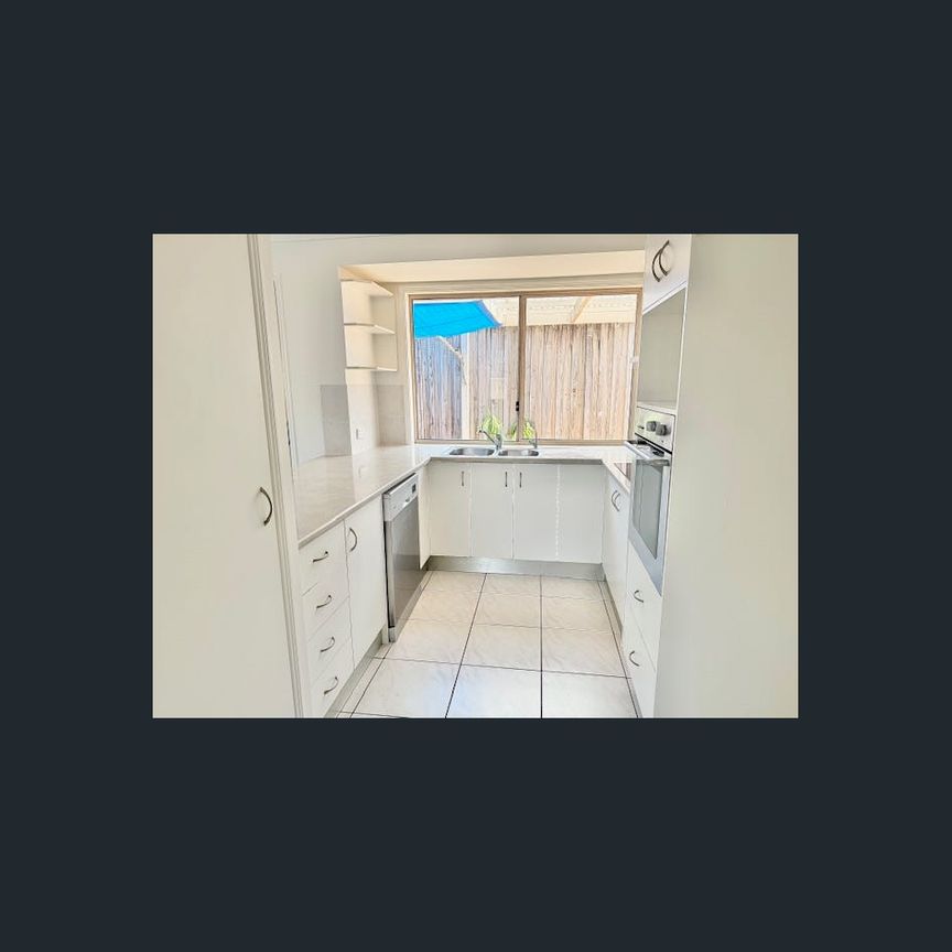 FAMILY HOME IN GREAT LOCATION WITH POOL - Photo 1