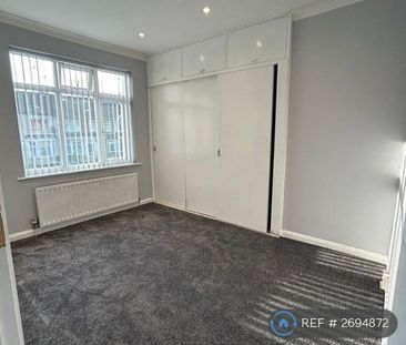 3 bedroom terraced house to rent - Photo 3
