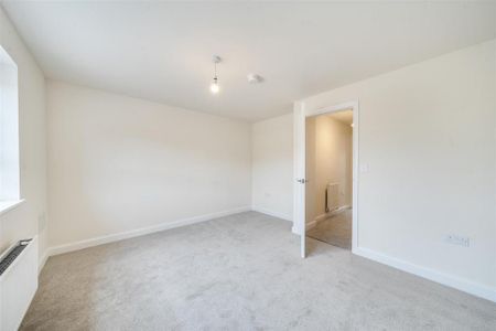 4 bedroom terraced house to rent - Photo 4