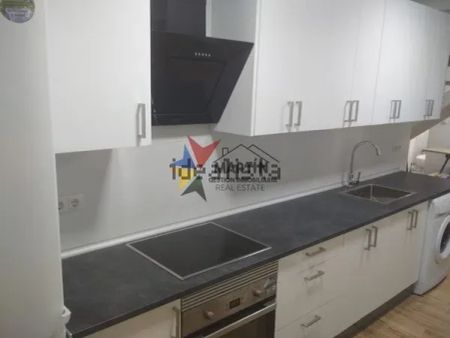 Alquiler de piso en Plaza de Basconia - Photo 4