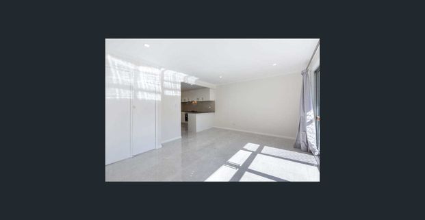 Fully Renovated Ground Floor Apartment in Boutique Block – Prime Southport CBD Location - Photo 1