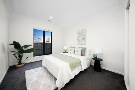 15 Bainbridge Road, Manor Lakes VIC - Photo 4