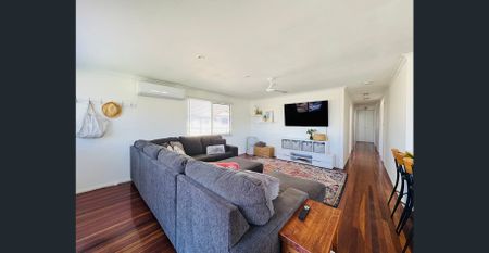 FAMILY PERFECTION IN THE HEART OF MORANBAH - Photo 3