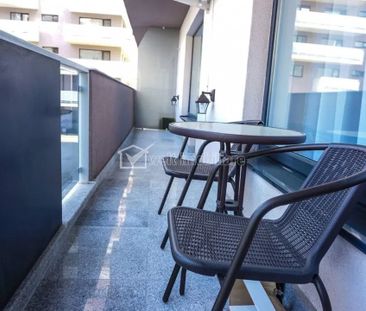 Apartament lux 2 camere, balcon 14 m, garaj, FSEGA, Facultatea de drept - Photo 1