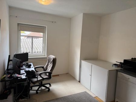 Zentral gelegene, gemütliche 2- Zimmer-Wohnung mit möblierter Küche in Lambach - Photo 5