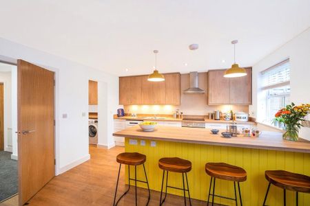 6 bedroom semi-detached house to rent - Photo 3