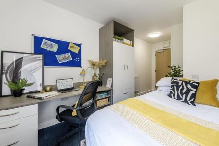 1 bedroom in a flat share to rent - Photo 3