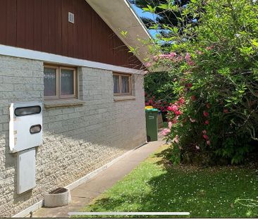 Two double bedrooms with fully fenced garden - Photo 3