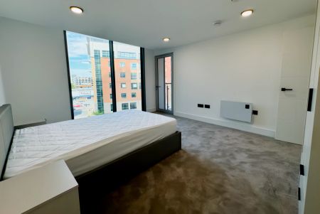 1 Bed Flat - Photo 5