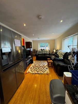 4 bedroom semi-detached house to rent - Photo 1