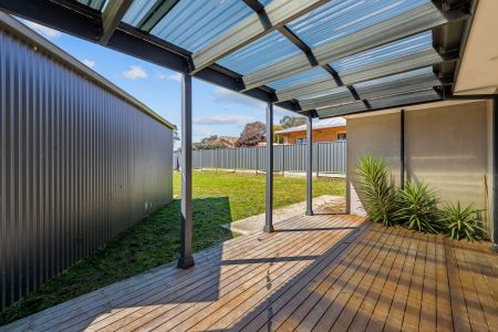 11 Gasking Close, Dunlop ACT 2615 - House For Rent | Domain - Photo 5