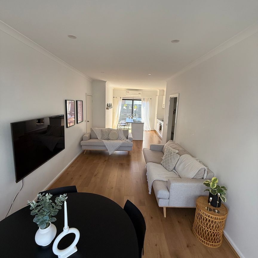 Cranbourne North - Photo 1