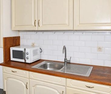 CHARMANTE, INSTAPKLARE WONING MET 2 SLPK'S EN ZUIDWESTGERICHTE STAD... - Foto 3