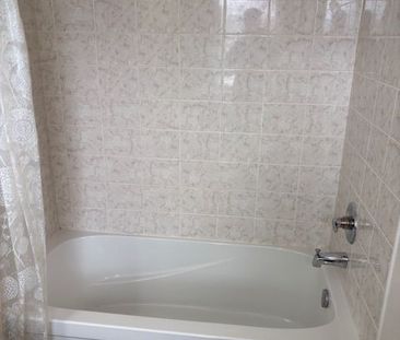 For Lease - 27 Ariel Road Unit# Main, Brampton, Ontario - Photo 5