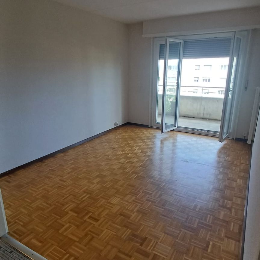 Appartement de 2 pièces au 5ème étage avec balcon à Renens - Photo 1