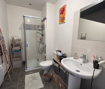 Location Appartement 2 pièces 50m² OLLIOULES 83190 - Photo 5