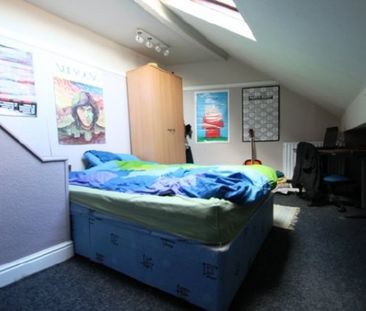 5 Bed - Large 5 Bed 2 Bath Crookesmoor - Photo 4