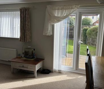 3 bedroom detached house to rent - Photo 3