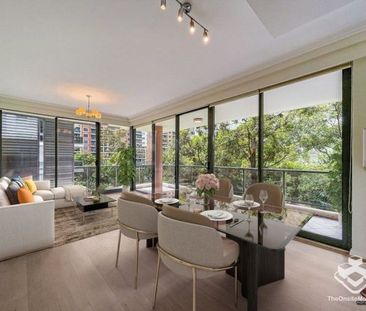 well maintained apartment with floor boards - Photo 5
