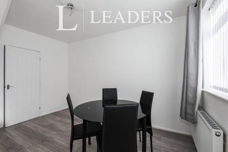 2 bedroom bungalow to rent - Photo 2