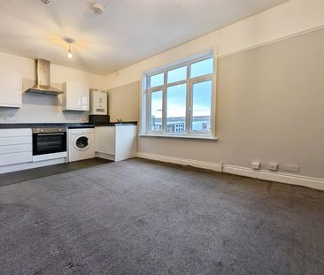 Burlington Mansions, SO15 - Photo 1