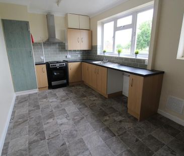 2 bedroom terraced house to rent - Photo 5