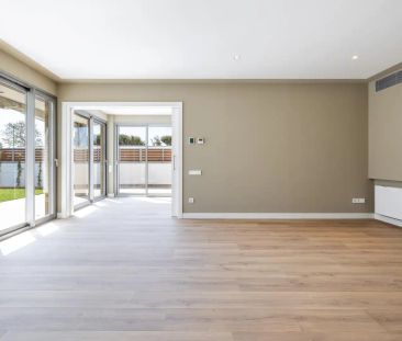 Casa adosada de alquiler en Calle Poble Amazic, 71, Can Gambús - Photo 1